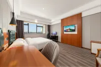 Topological E-sports Homestay (De'an) - 2-Star