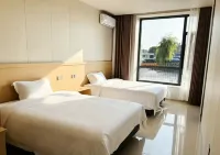 No. 7 Courtyard Homestay (Zhalong Nature Reserve) - เปิดใหม่