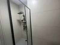 Poli Lijing Hotel (Gaozhou Yuehai Tandi Film and Television Service Center) - Balkoner