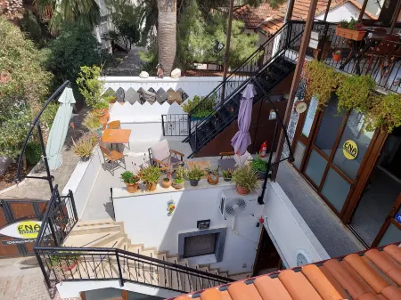 Ena Serenity Boutique Hotel Ephesus Отели рядом с достопримечательностью «Curetes Way»