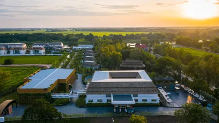 THANN Wellness Destination Отели рядом с достопримечательностью «Wat Na Tang Nok»