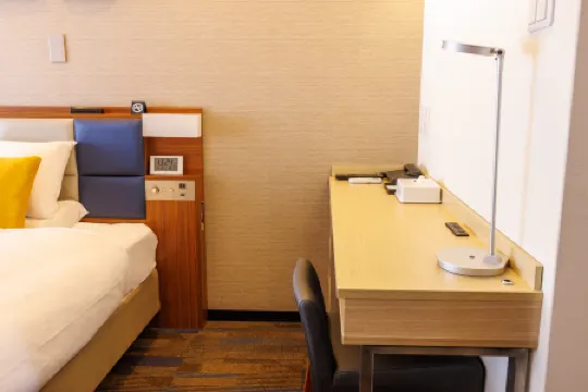 Floral Hotel・East Shinsaibashi Отели рядом с достопримечательностью «Замок в Осаке»