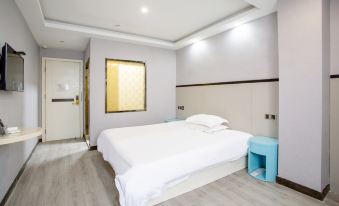 Yixin Hotel (Shanghai Guilin Road Subway Station)