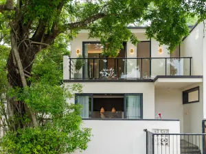 Huizhou autumn long valley home stay