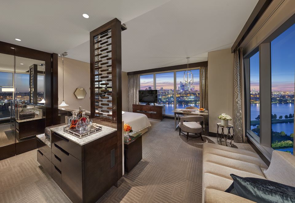 2. 크라운 타워 퍼..