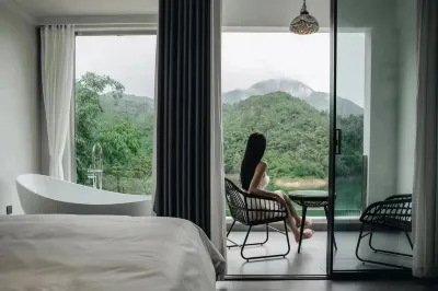 Outside the City Yueguang Homestay (Qingyuan Huangtengxia Branch) Hotels near Little Penguin Family Water Park · Mountain and Beach Pool