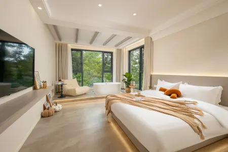 Floral Hotel · Lushan Yue Yao Hotel (Lushan Mountain XiaoTianchi Branch) Отели рядом с достопримечательностью «Haihuizhen»
