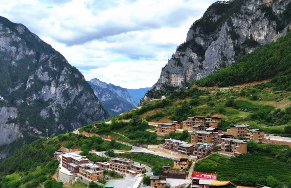 香格里拉巴拉格宗雪山星辰天際酒店