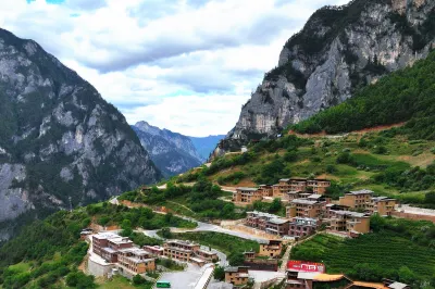 Shangri-La Balagezong Snow Mountain Star Hotel Các khách sạn gần Balagezong Scenic Area