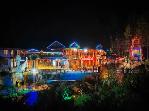 Zhangjiajie Wulingyuan Forest Youyue Art Homestay