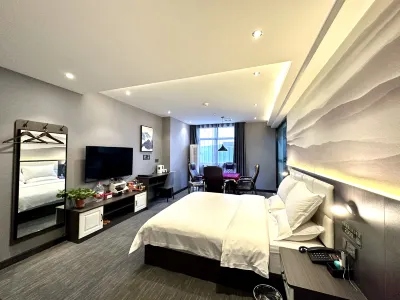 Wandu Century Haoting Hotel (Dengzhou Yikongqiao Bus Station) Hotels near West Lake Amusement Manor