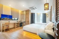 Phra Nakhon Poshtel