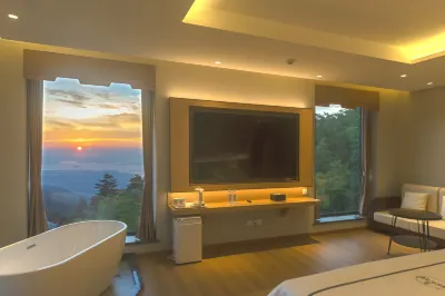 Meet at Lushan · Yunding Villa (Lushan Guling Town Xiaotianchi)