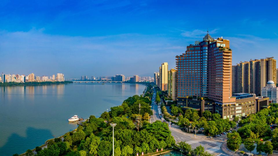 Qingyuan International Hotel