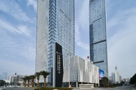 Ziggy Hotel Отели рядом с достопримечательностью «Dongfanghong Square»