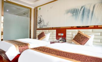 Lvchun Green East Business Hotel