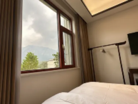 Dengfeng Songzhiyang Inn