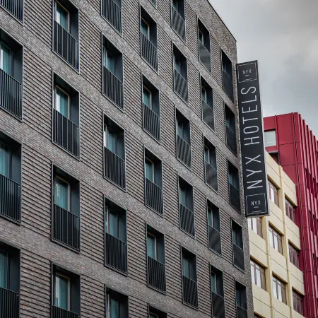 NYX Hotel Hamburg by Leonardo Hotels Отели рядом с достопримечательностью «Школа Булленхузер Дамм»