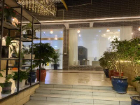 Alley See You Inn (Danxia Mountain Scenic Area)