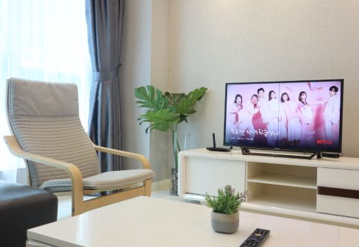 Homesuite' Home at Sutera Avenue