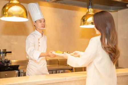 Vienna Hotel (Shenzhen Luohuo Aiguo Road) Отели рядом с достопримечательностью «Quyuan»