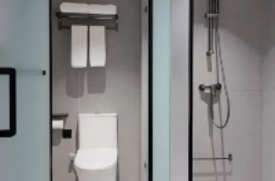 重慶江北觀音橋步行街柏瑞酒店