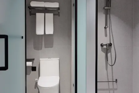 Chongqing Jiangbei Guanyin Bridge Pedestrian Street Berry Hotel