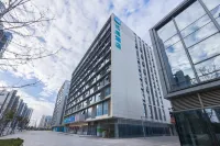 HanTing Hotel (Nanchang Rulehu Changbei Airport) Отели рядом с достопримечательностью «College of Electron and Information， Nanchang Institute of Technology»