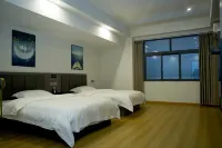 Covered Bridge Time Li Hotel Hotels in Tongjiang