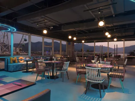 Qian Dao Lake Moxy Hotel Отели рядом с достопримечательностью «Hubin Park»