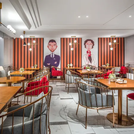Magnotel Hotel (Dongxing Guomen Port)