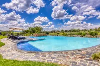 Villa Tasha Luxury Suites, Lanseria Hotels in Lanseria