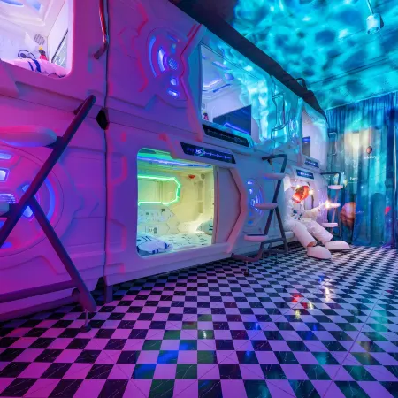 Space Station Hostel Отели рядом с Аэропорт Дон-Муанг