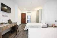 YoKo Airport Saigon Hotel - balcón