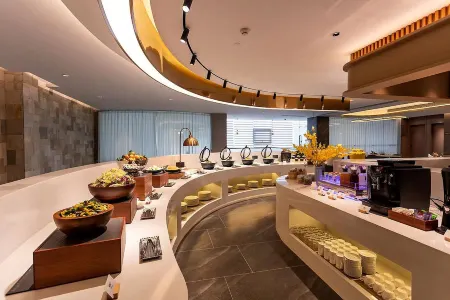 Homeinn Plus Hotel (Dongguan Liaobu Town) Отели рядом с достопримечательностью «Dongguan Xiangshi Zoo»