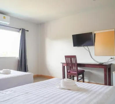 ห้องสแตนดาร์ด วิวสระ เตียงแฝด