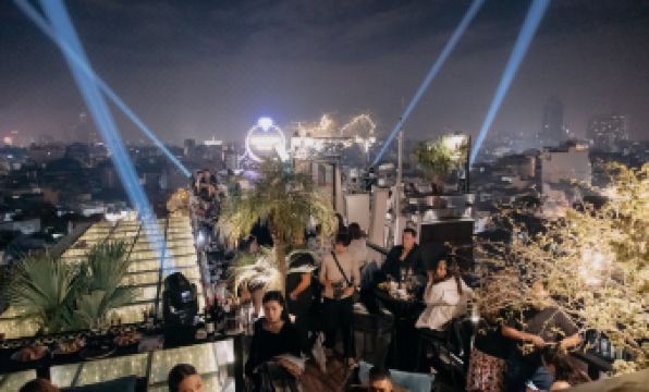 La Mejor Hotel & Sky Bar