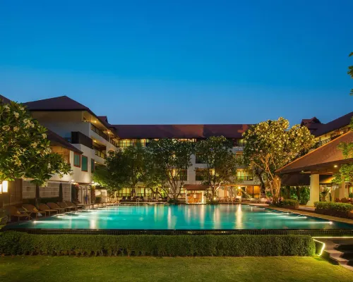 RatiLanna Riverside Spa Resort Hotel berhampiran Jambatan Meng Memorial