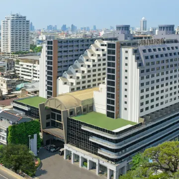 Twin Towers Hotel