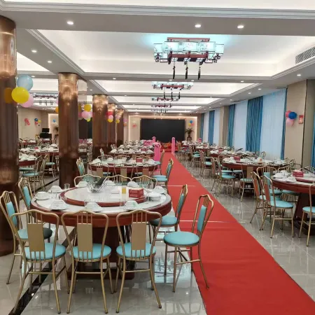 Fangfei April Hotel
