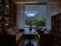 Hailuogou Luanxi Hidden Mountain Snow Mountain Scenic Hot Spring Resort Hote