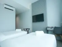 Stanton City Hotel Hotels near Borneo Trading Post