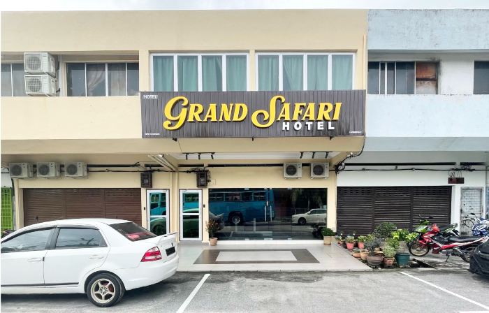 OYO 90369 Safari Hotel Lumut