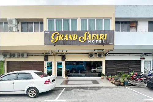 โรงแรม OYO 90369 ซาฟารี ลูมุด - 2 ดาว