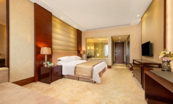 Juncheng Higher-quarter Hotel