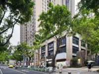 IU Hotel (Chongqing Jiefangbei Hongyadong Branch) Hotels in Chongqing