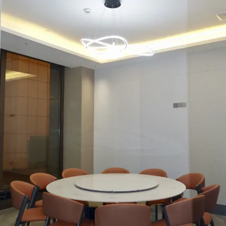 Junya Ritz Hotel Bayanbulak