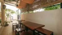 RedDoorz @ The Central Inn Boracay Island