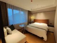 โรงแรมไคเลียเซ็น อี้ชุน - ที่มีที่จอดรถ
