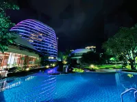 โรงแรมโกลเด้น ฟลาวเวอร์ เจด เลค พลาซ่า - ที่มีสระว่ายน้ำ